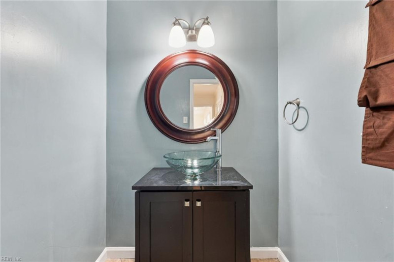 Photo 4 of 32 residential for sale in Virginia Beach virginia