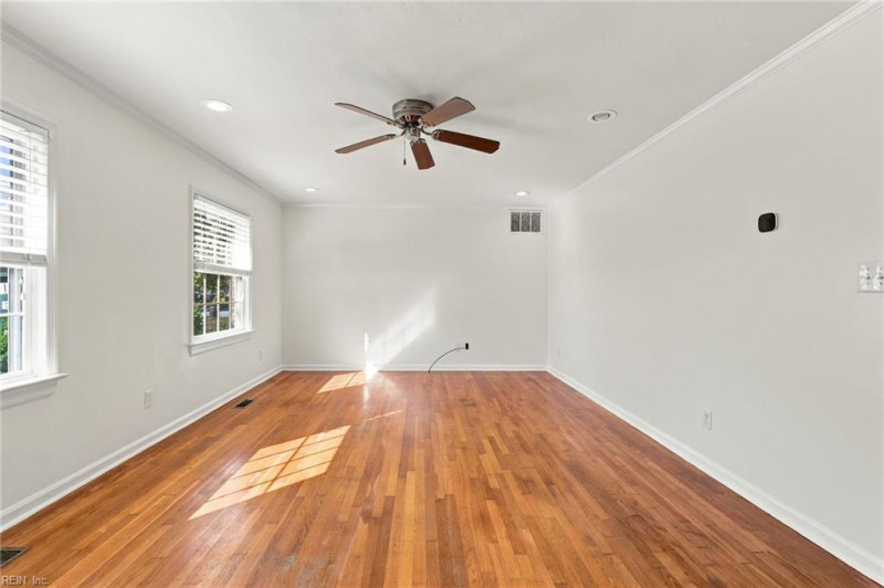 Photo 6 of 32 residential for sale in Virginia Beach virginia