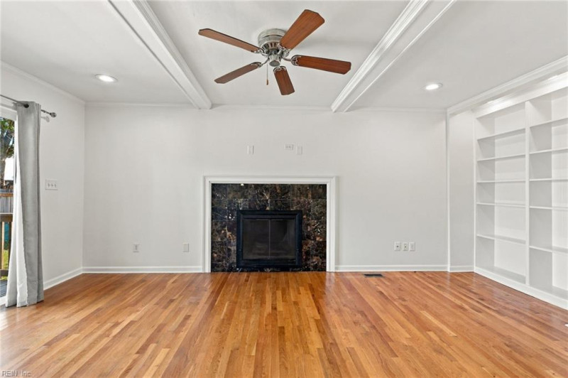 Photo 8 of 32 residential for sale in Virginia Beach virginia