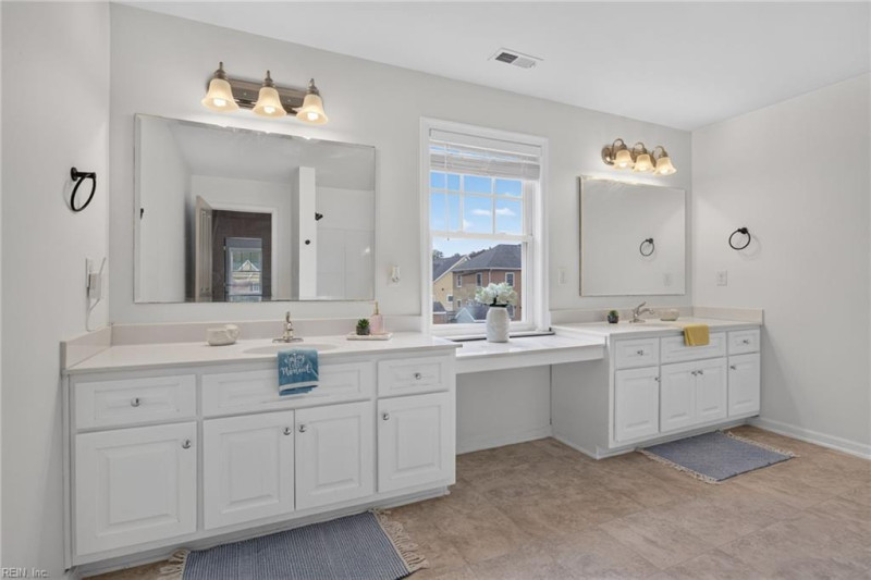 Photo 4 of 32 residential for sale in Hampton virginia
