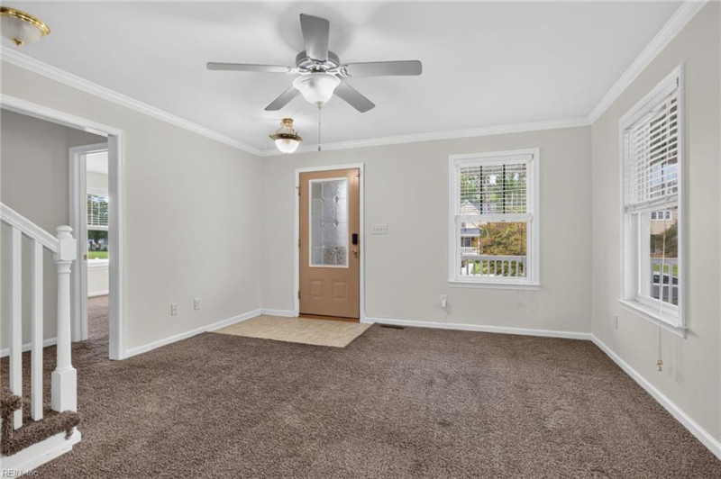 Photo 7 of 32 residential for sale in Hampton virginia