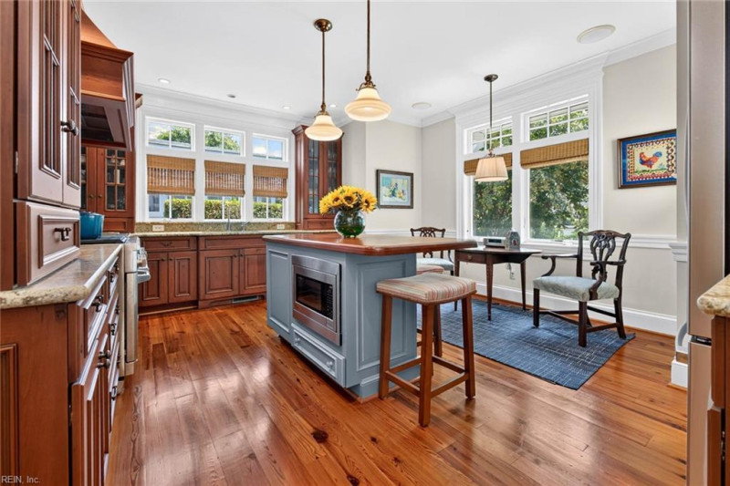 Photo 4 of 47 residential for sale in Virginia Beach virginia