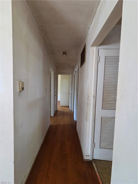 Photo 13 of 31 residential for sale in Hampton virginia