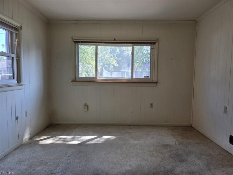 Photo 25 of 31 residential for sale in Hampton virginia