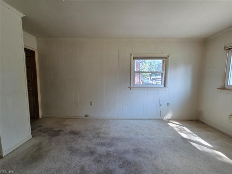 Photo 27 of 31 residential for sale in Hampton virginia