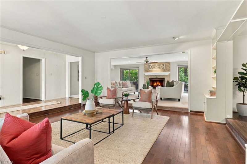 Photo 4 of 42 residential for sale in Virginia Beach virginia