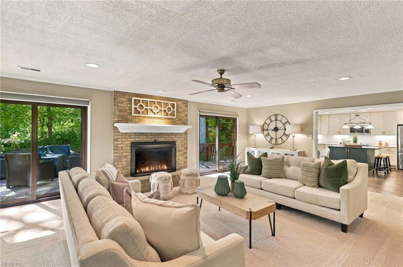 Photo 8 of 42 residential for sale in Virginia Beach virginia