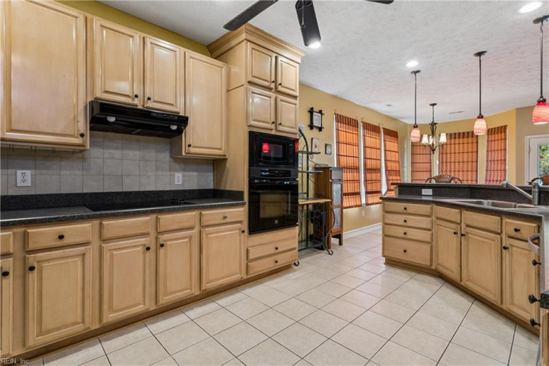 Photo 17 of 50 residential for sale in Isle of Wight County virginia