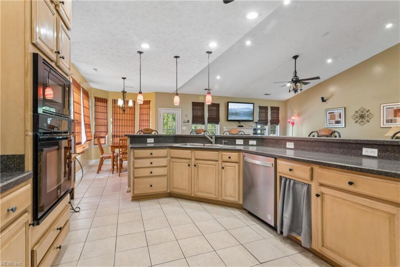 Photo 19 of 50 residential for sale in Isle of Wight County virginia