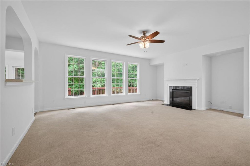 Photo 10 of 50 residential for sale in York County virginia