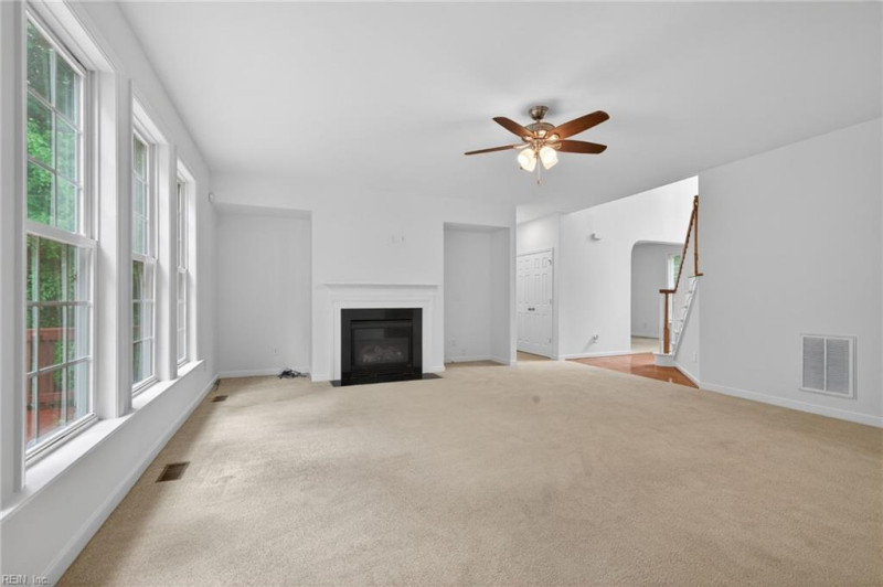 Photo 11 of 50 residential for sale in York County virginia