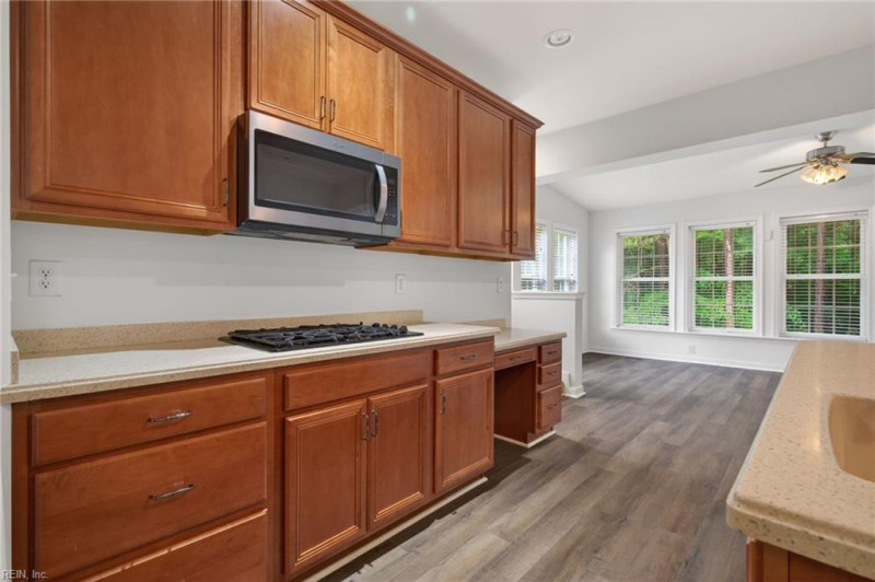 Photo 18 of 50 residential for sale in York County virginia