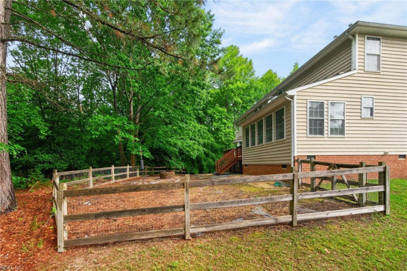 Photo 45 of 50 residential for sale in York County virginia