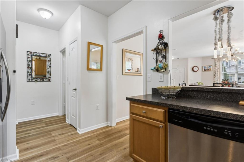 Photo 13 of 43 residential for sale in Chesapeake virginia