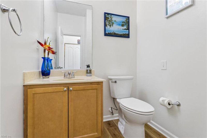 Photo 16 of 43 residential for sale in Chesapeake virginia
