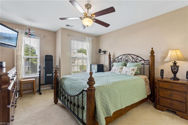 Photo 17 of 43 residential for sale in Chesapeake virginia