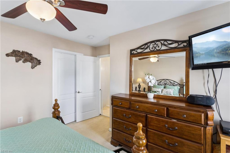 Photo 19 of 43 residential for sale in Chesapeake virginia