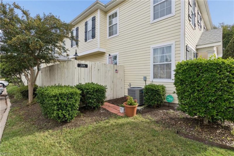 Photo 32 of 43 residential for sale in Chesapeake virginia