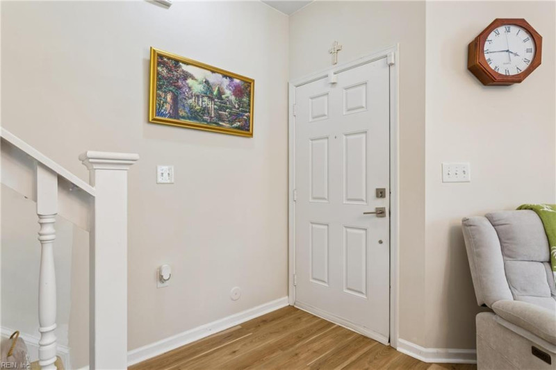 Photo 4 of 43 residential for sale in Chesapeake virginia