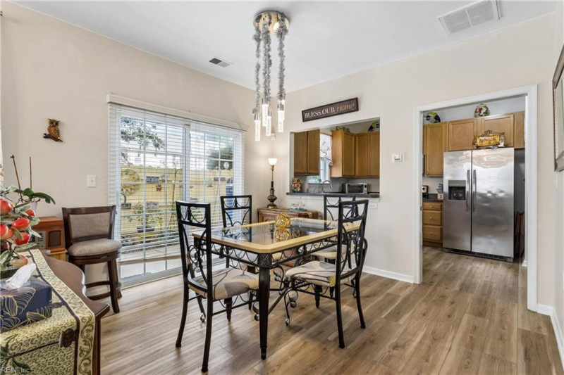 Photo 8 of 43 residential for sale in Chesapeake virginia