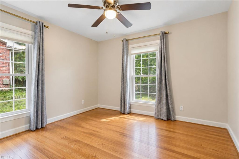 Photo 14 of 40 residential for sale in Newport News virginia