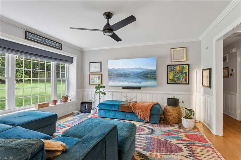 Photo 27 of 40 residential for sale in Newport News virginia