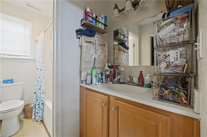 Photo 13 of 22 residential for sale in Portsmouth virginia
