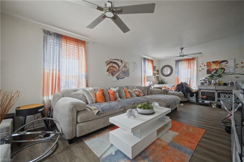 Photo 3 of 22 residential for sale in Portsmouth virginia