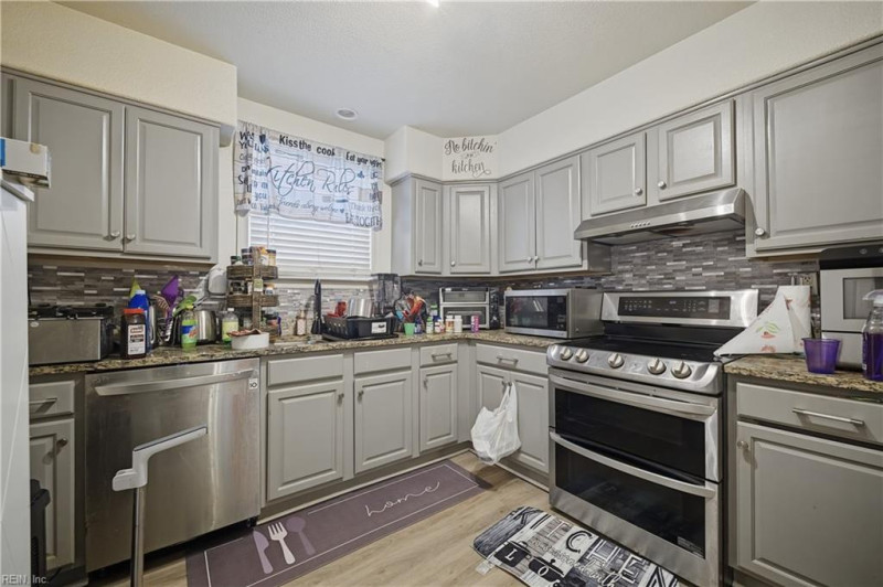 Photo 8 of 22 residential for sale in Portsmouth virginia