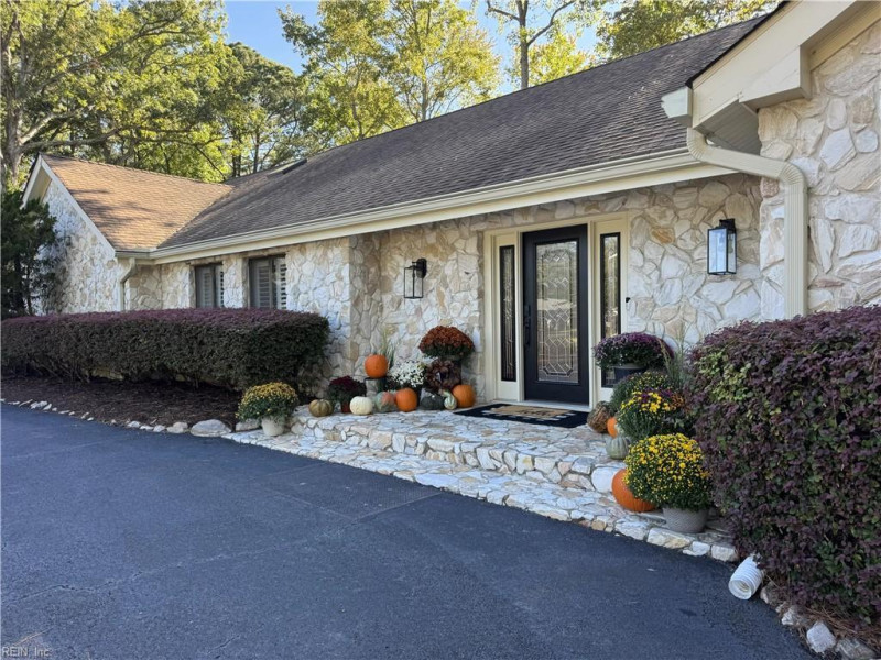 Photo 2 of 2 residential for sale in Virginia Beach virginia
