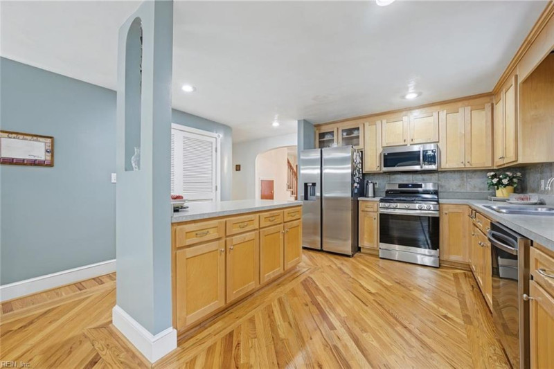 Photo 11 of 50 residential for sale in Norfolk virginia