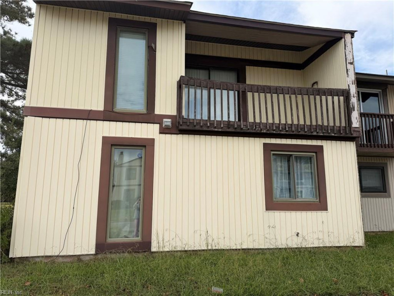 Photo 2 of 11 residential for sale in Virginia Beach virginia