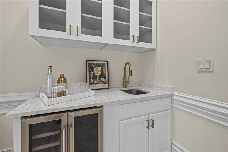 Photo 14 of 48 residential for sale in Hampton virginia