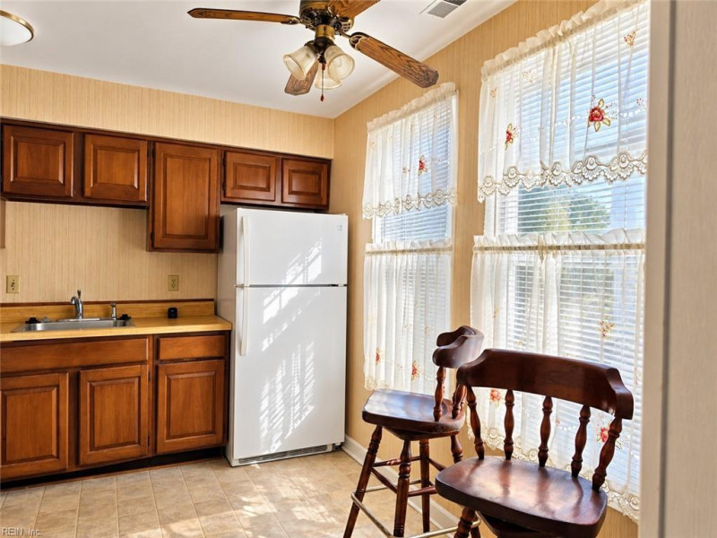 Photo 3 of 14 residential for sale in Chesapeake virginia Photo 3 of 14 residential for sale in Chesapeake virginia