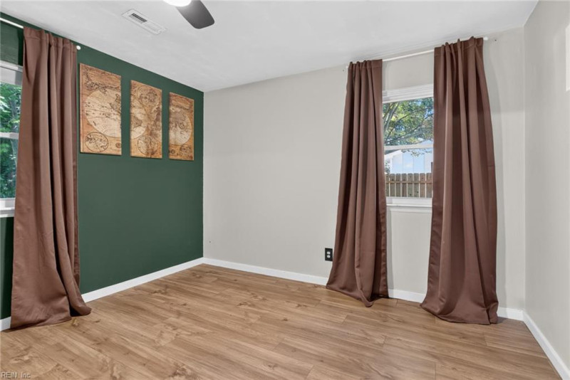 Photo 15 of 41 residential for sale in Chesapeake virginia