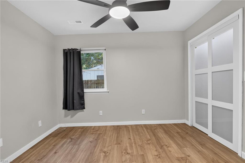 Photo 18 of 41 residential for sale in Chesapeake virginia
