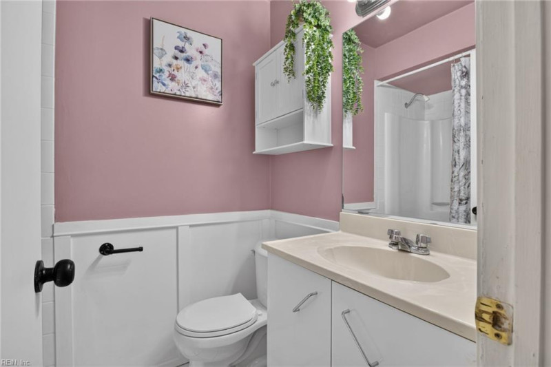 Photo 20 of 41 residential for sale in Chesapeake virginia