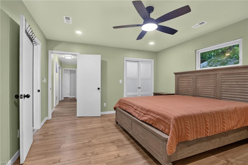 Photo 22 of 41 residential for sale in Chesapeake virginia