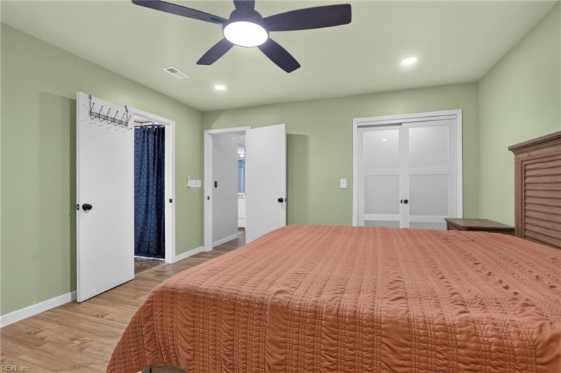 Photo 23 of 41 residential for sale in Chesapeake virginia