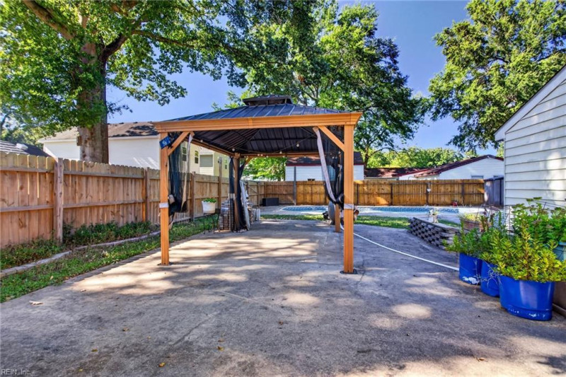 Photo 30 of 41 residential for sale in Chesapeake virginia