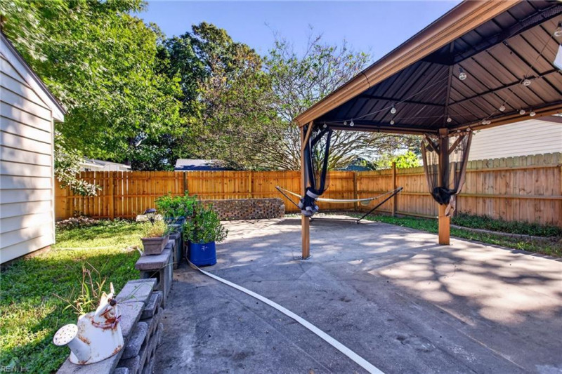 Photo 31 of 41 residential for sale in Chesapeake virginia