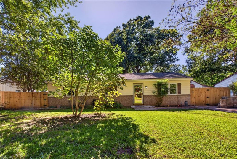 Photo 35 of 41 residential for sale in Chesapeake virginia