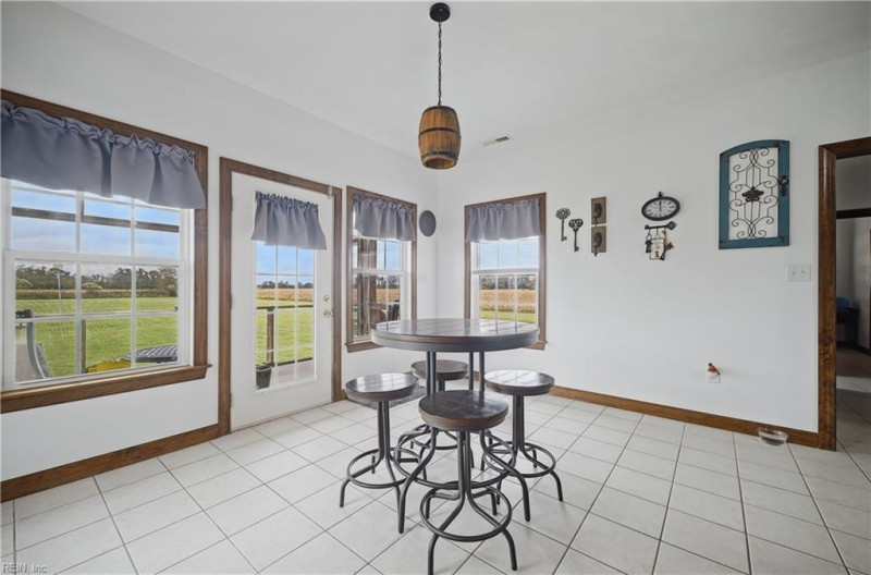 Photo 17 of 33 residential for sale in Currituck County virginia