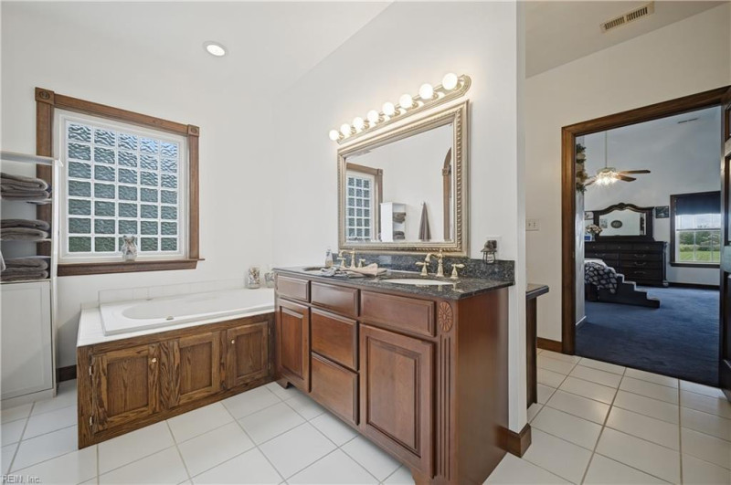 Photo 26 of 33 residential for sale in Currituck County virginia