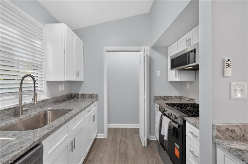 Photo 7 of 30 residential for sale in Newport News virginia