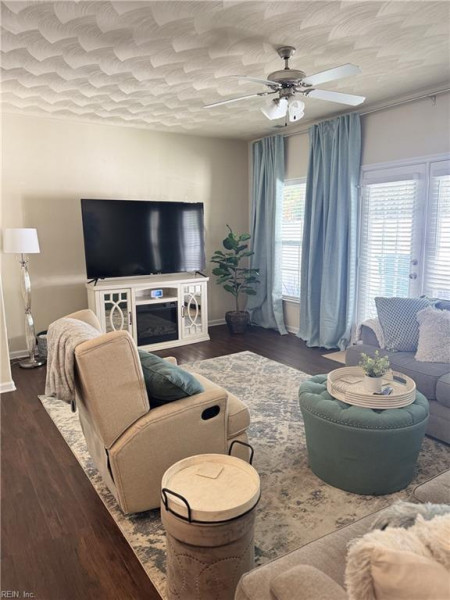 Photo 12 of 23 residential for sale in Virginia Beach virginia