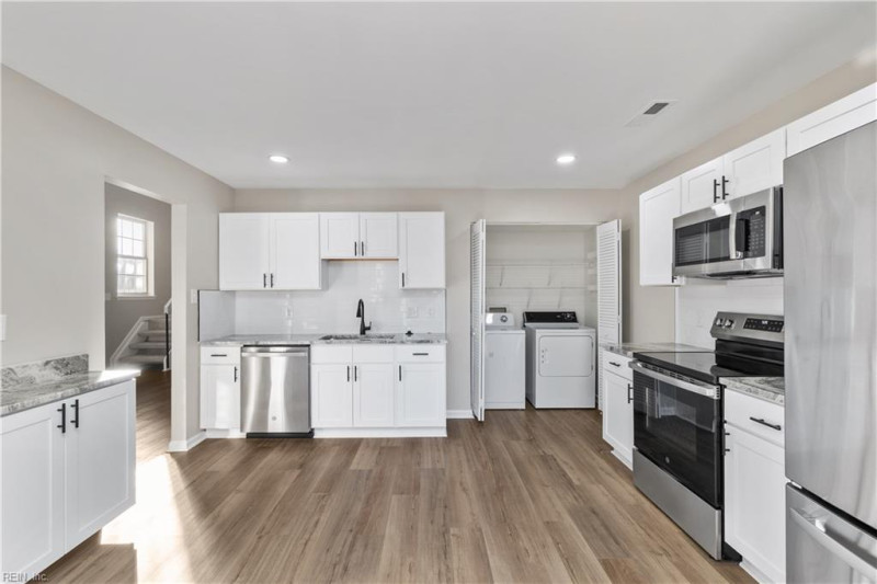 Photo 13 of 36 residential for sale in Virginia Beach virginia