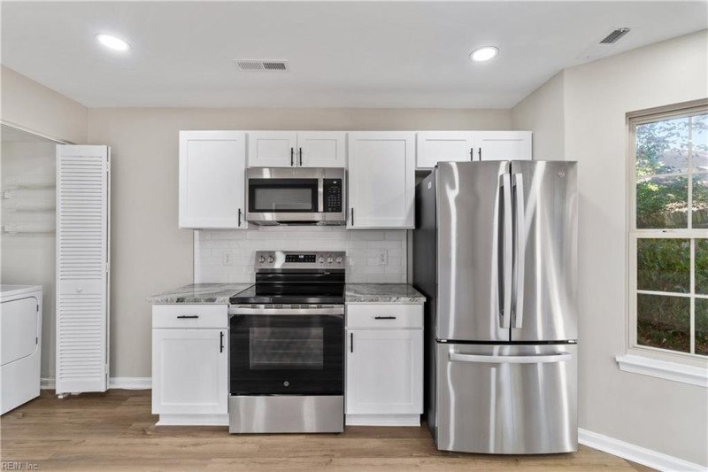 Photo 17 of 36 residential for sale in Virginia Beach virginia