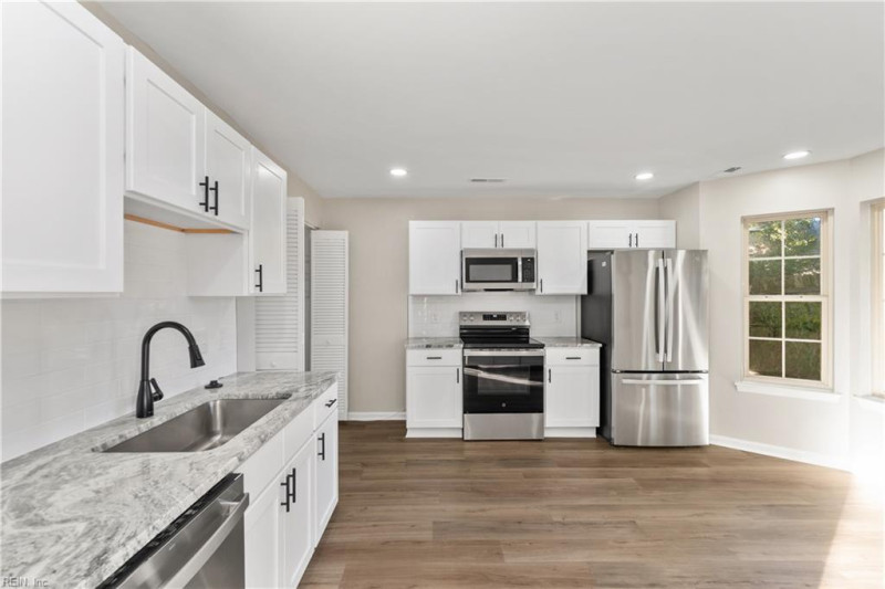 Photo 18 of 36 residential for sale in Virginia Beach virginia