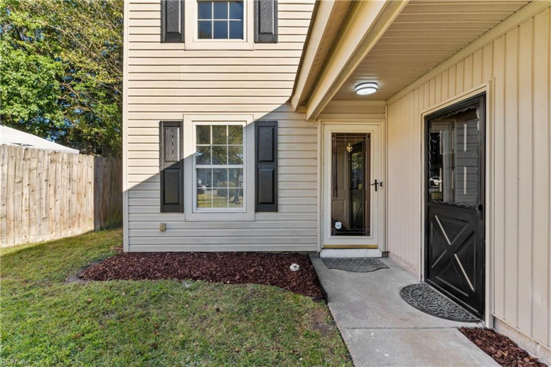 Photo 4 of 36 residential for sale in Virginia Beach virginia